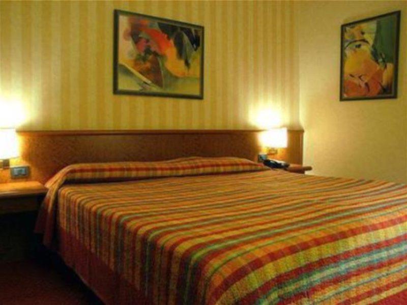 Meditur Hotel Pisa Migliarino Pisano Bilik gambar